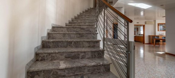 9-salle Villa à Montebelluna, Italy No. 25744 18