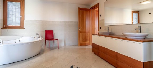 9-salle Villa à Montebelluna, Italy No. 25744 26