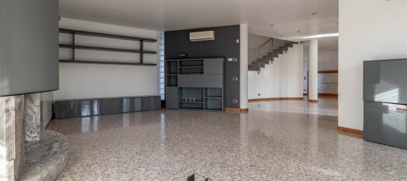 9-salle Villa à Montebelluna, Italy No. 25744 13