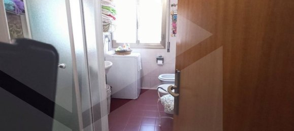 4-salle Appartement à Bologna, Italy No. 23266 11