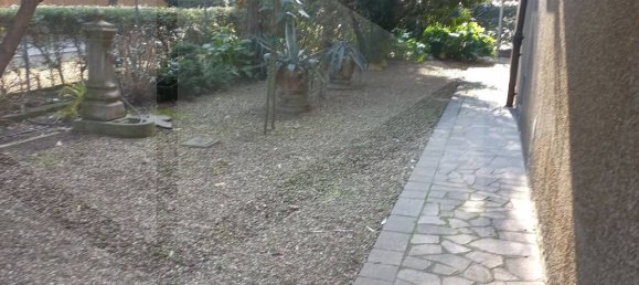 4-salle Appartement à Bologna, Italy No. 23266 2