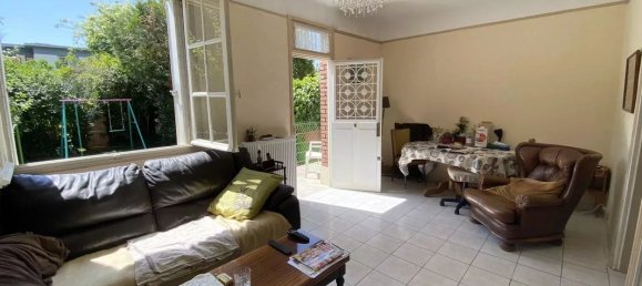 2 Schlafzimmer Haus in Suresnes, France, Nr. 139026 3