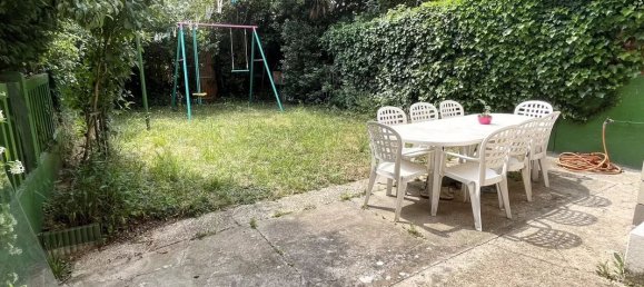 2 Schlafzimmer Haus in Suresnes, France, Nr. 139026 2