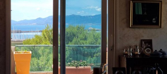 4-salle Penthouse à Cagliari, Italy No. 88760 4