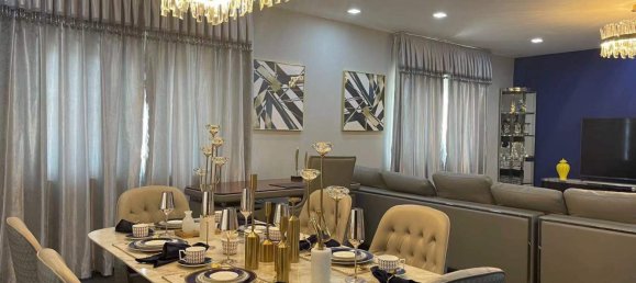 5 bedrooms Villa in Pattaya, Thailand No. 3648 11