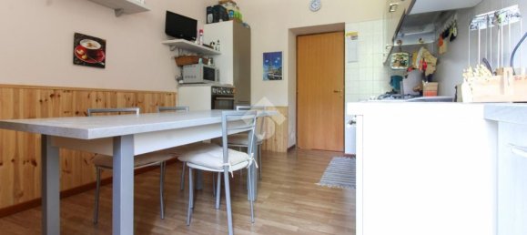 3 rooms Apartment in Roè Volciano, Italy No. 307617 2