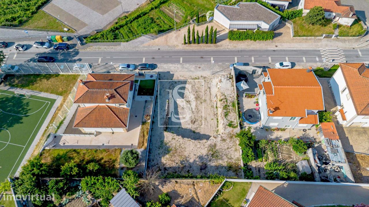 570m² Land in Amarante, Portugal No. 322213