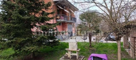 3 bedrooms Apartment in Magliano Alfieri, Italy No. 289851 2