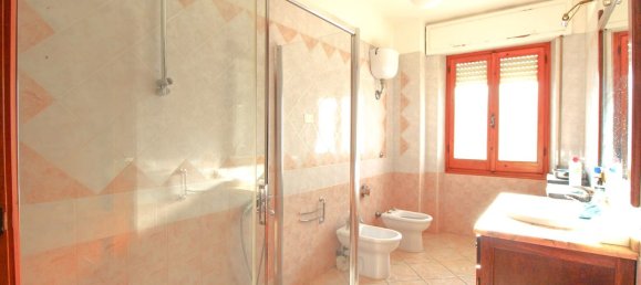 4غرفة شقة في Quartu Sant'Elena, Italy رقم 134731 15