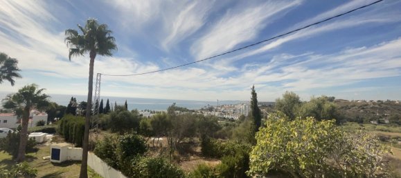 Villa de 3 dormitorios en Estepona, Spain No. 135079 3