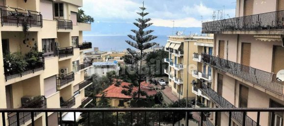 4 غرف نوم شقة في Reggio Calabria, Italy رقم 38510 14