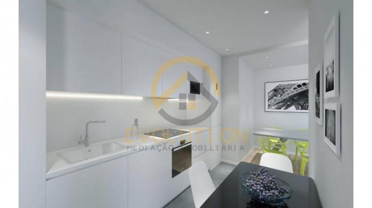 Квартира с 2 спальнями в Порту, Португалия № 5115