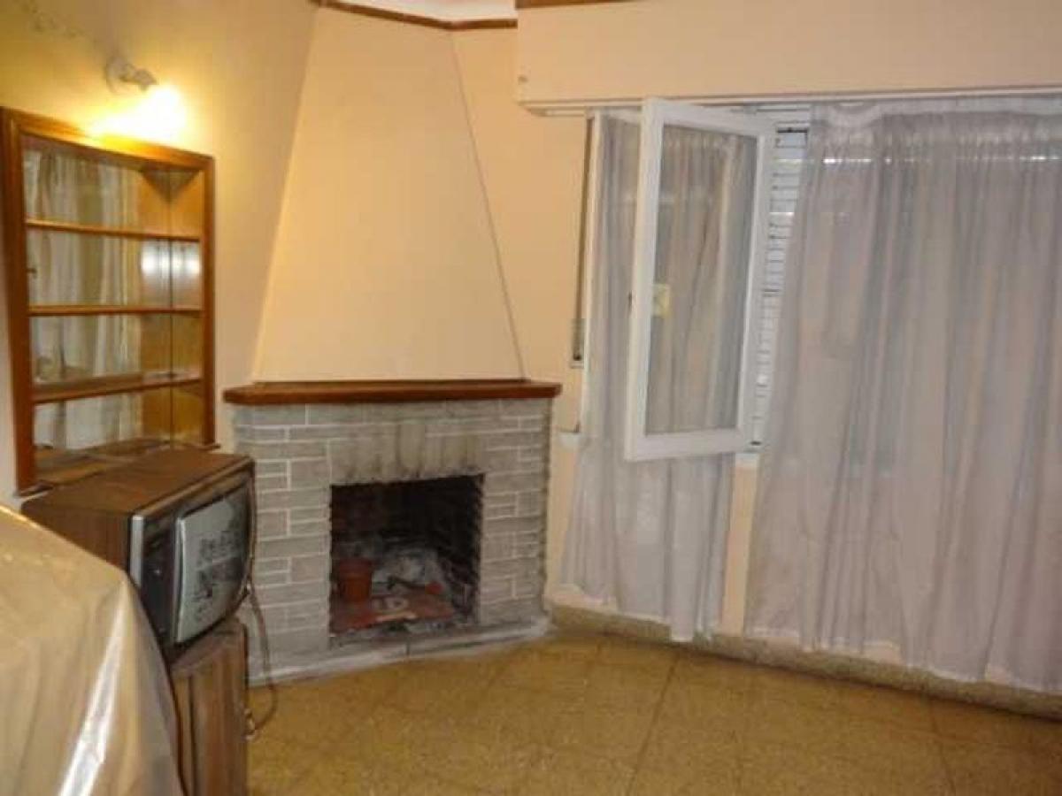 3 bedrooms House in Mar del Plata, Argentina No. 92851