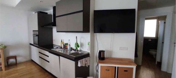 3-salle Appartement à Luino, Italy No. 185136 13