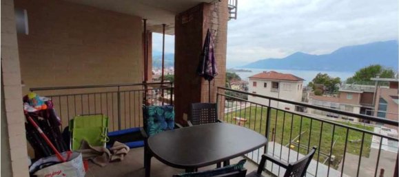 3-salle Appartement à Luino, Italy No. 185136 16