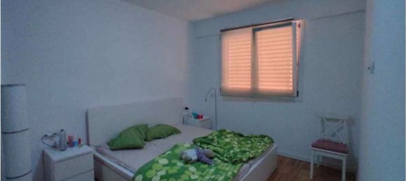 3-salle Appartement à Luino, Italy No. 185136 14