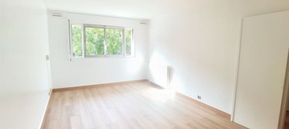 2 bedrooms Apartment in Paris, France No. 185097 2