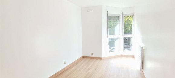 2 bedrooms Apartment in Paris, France No. 185097 3