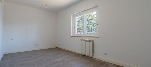 Casa de 4 divisões em San Cesareo, Italy N.º 8857 56