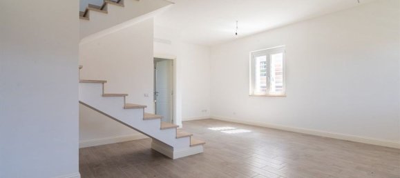 Casa de 4 divisões em San Cesareo, Italy N.º 8857 94