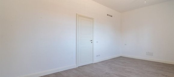 Casa de 4 divisões em San Cesareo, Italy N.º 8857 100