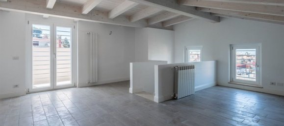 Casa de 4 divisões em San Cesareo, Italy N.º 8857 82