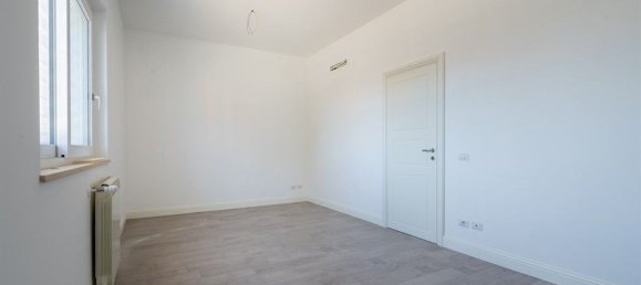 Casa de 4 divisões em San Cesareo, Italy N.º 8857 53