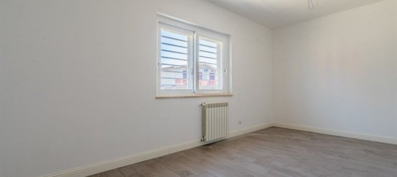 Casa de 4 divisões em San Cesareo, Italy N.º 8857 52