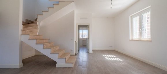 Casa de 4 divisões em San Cesareo, Italy N.º 8857 51