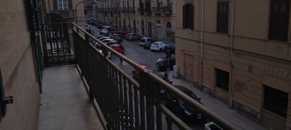 6 rooms Apartment in Palermo, Italy No. 211579 4