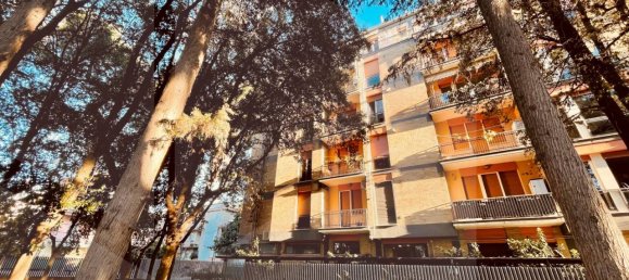 3 rooms Apartment in Pescara, Italy No. 23123 12