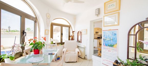 4 bedrooms Villa in Alicante, Spain No. 177171 3