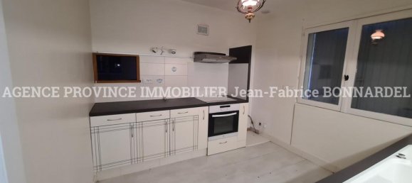 4 bedrooms House in Saint-Pantaleon-les-Vignes, France No. 201003 6