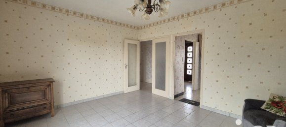 3 bedrooms House in Saint-Florentin, France No. 323229 5