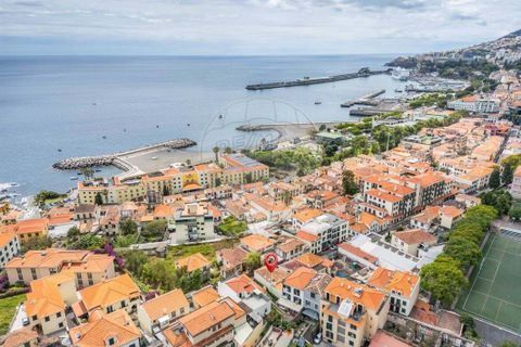 Дом с 3 спальнями в Фуншал, Португалия № 249130