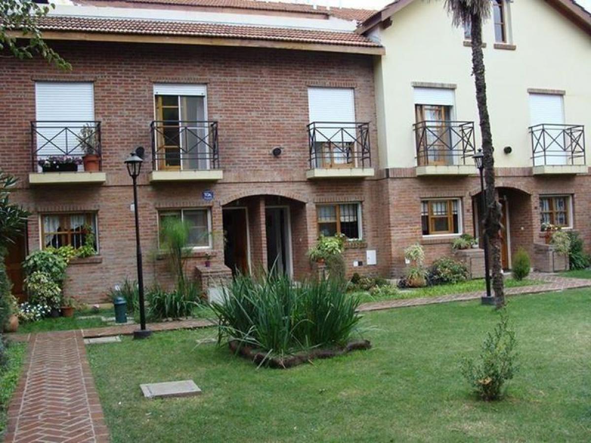 Casa de 2 dormitorios en San Miguel, Argentina No. 94864