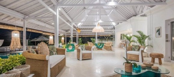 4 bedrooms Villa in South Kuta, Indonesia No. 3009 11