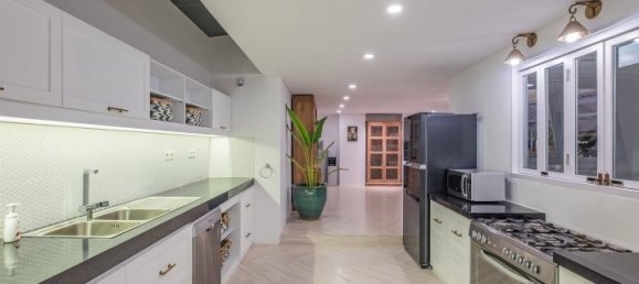 4 bedrooms Villa in South Kuta, Indonesia No. 3009 15