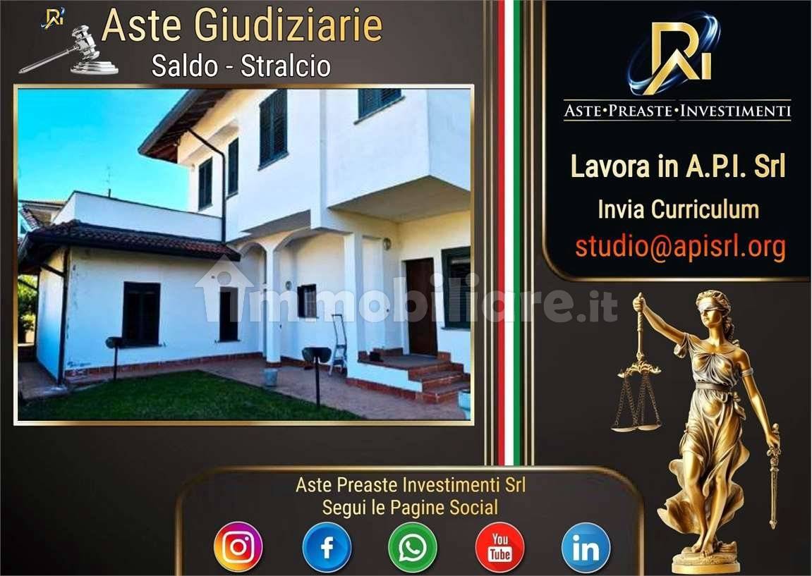 Villa T2 em Lentate sul Seveso, Italy N.º 291200