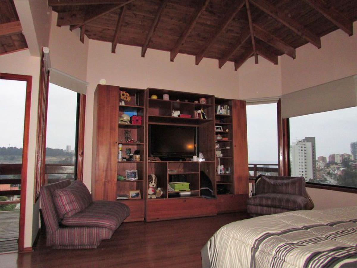 4 bedrooms House in Valparaiso, Chile No. 3531