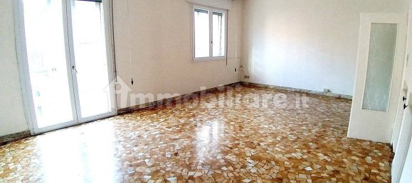 3 Schlafzimmer Wohnung in Bologna, Italy, Nr. 121583 12