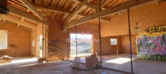 Casa de 3 dormitorios en Brouilla, France No. 286650 12