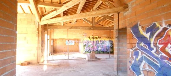 Casa de 3 dormitorios en Brouilla, France No. 286650 13