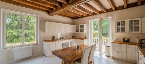 8 bedrooms House in Azay-le-Rideau, France No. 79129 11