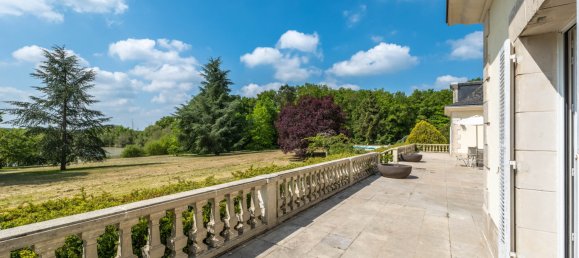 8 bedrooms House in Azay-le-Rideau, France No. 79129 8