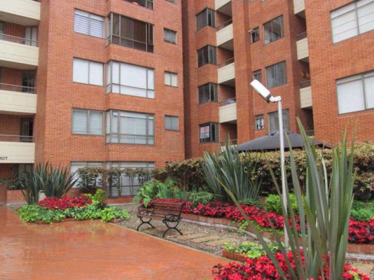 Дом с 3 спальнями в Богота, Колумбия № 14485