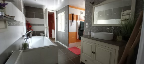 3 bedrooms House in Dreux, France No. 92231 6