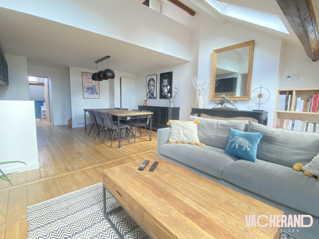 Dúplex de 2 dormitorios en Lille, France No. 64934