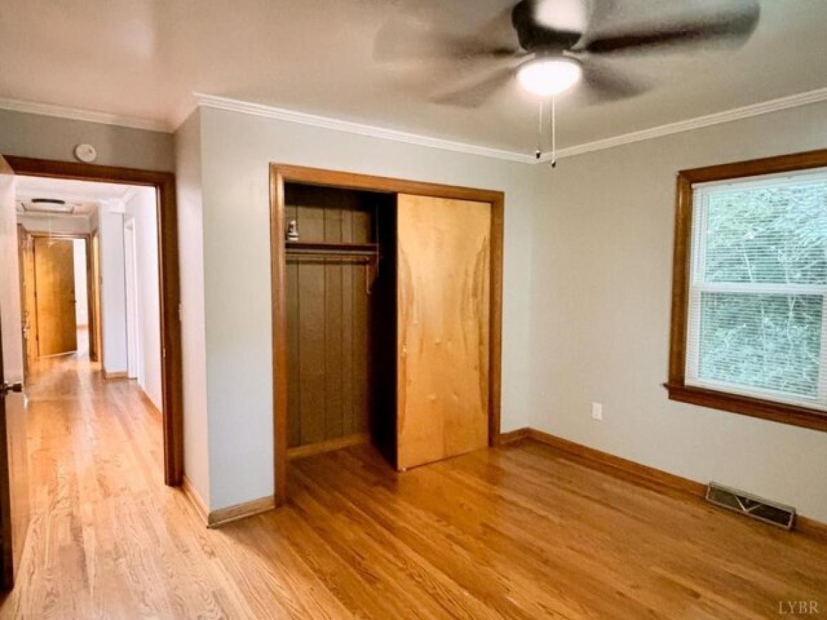 3 bedrooms House in Lovingston, USA No. 407980