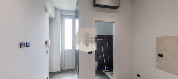 1 bedroom Apartment in Turin, Italy No. 287015 3